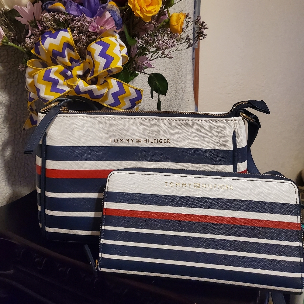Tommy Hilfigure bag and wallet